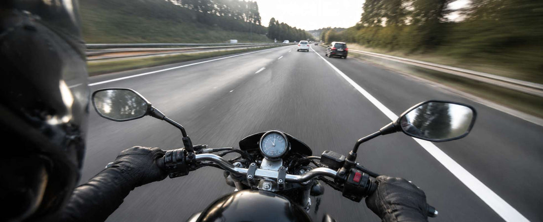 Motorradspiegel vibriert: 5 häufige Ursachen und Lösungen